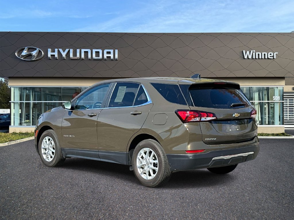 Used 2023 Chevrolet Equinox LT FWD image 2