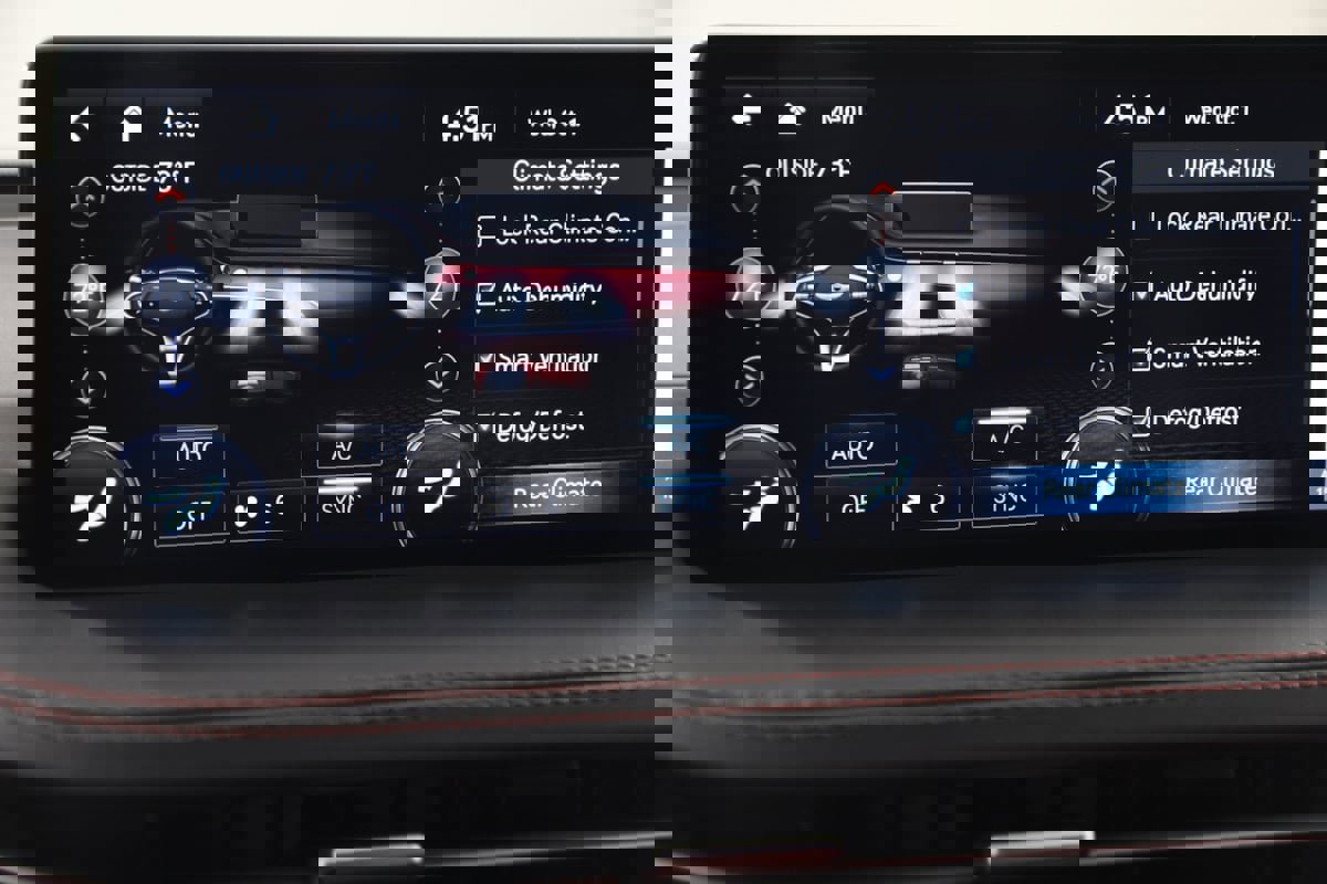 Used 2023 Genesis GV70 2.5T w/ Sport Prestige Package image 44