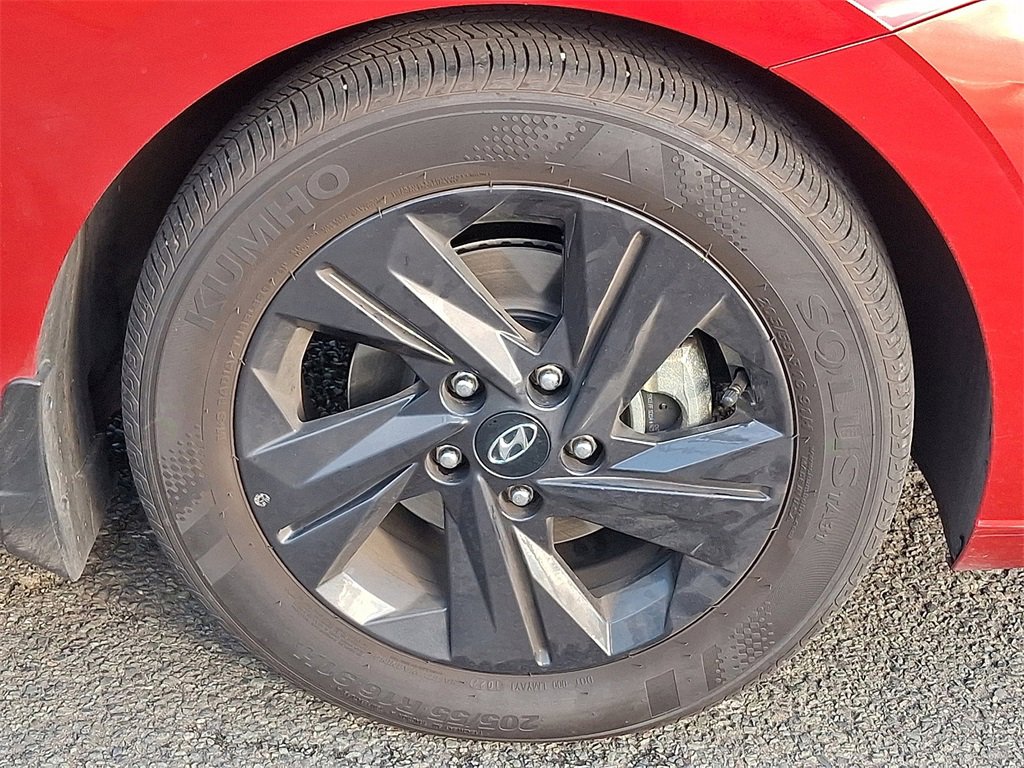 Used 2022 Hyundai Elantra SEL image 9