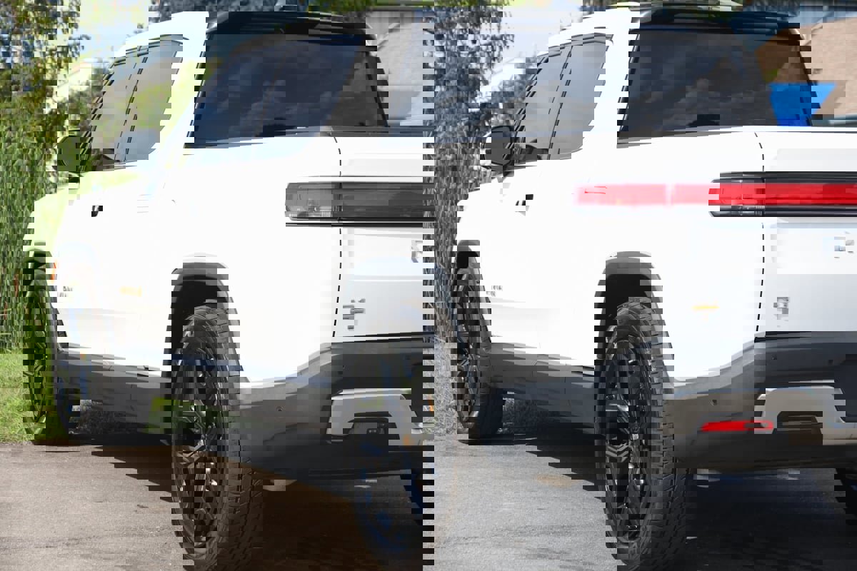 Used 2022 Rivian R1T Adventure image 28