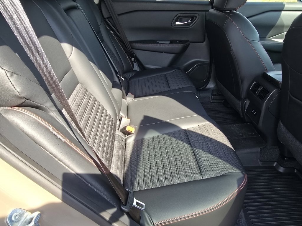 Used 2025 Nissan Rogue SV w/ Rock Creek Premium Package image 17