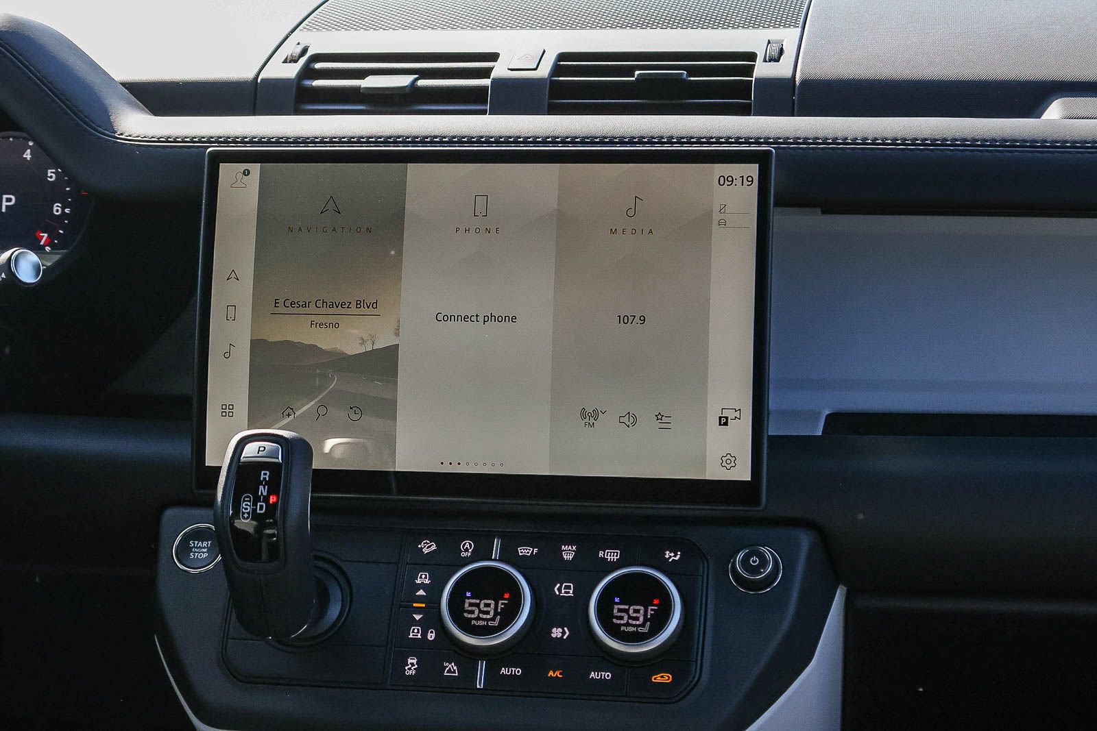 New 2026 Land Rover Defender 110 X-Dynamic SE AWD/4WD image 25