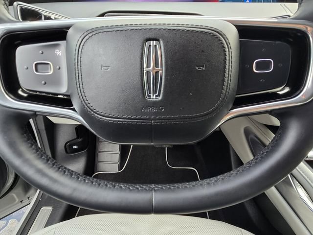 Used 2026 Lincoln Nautilus Premier AWD/4WD image 24