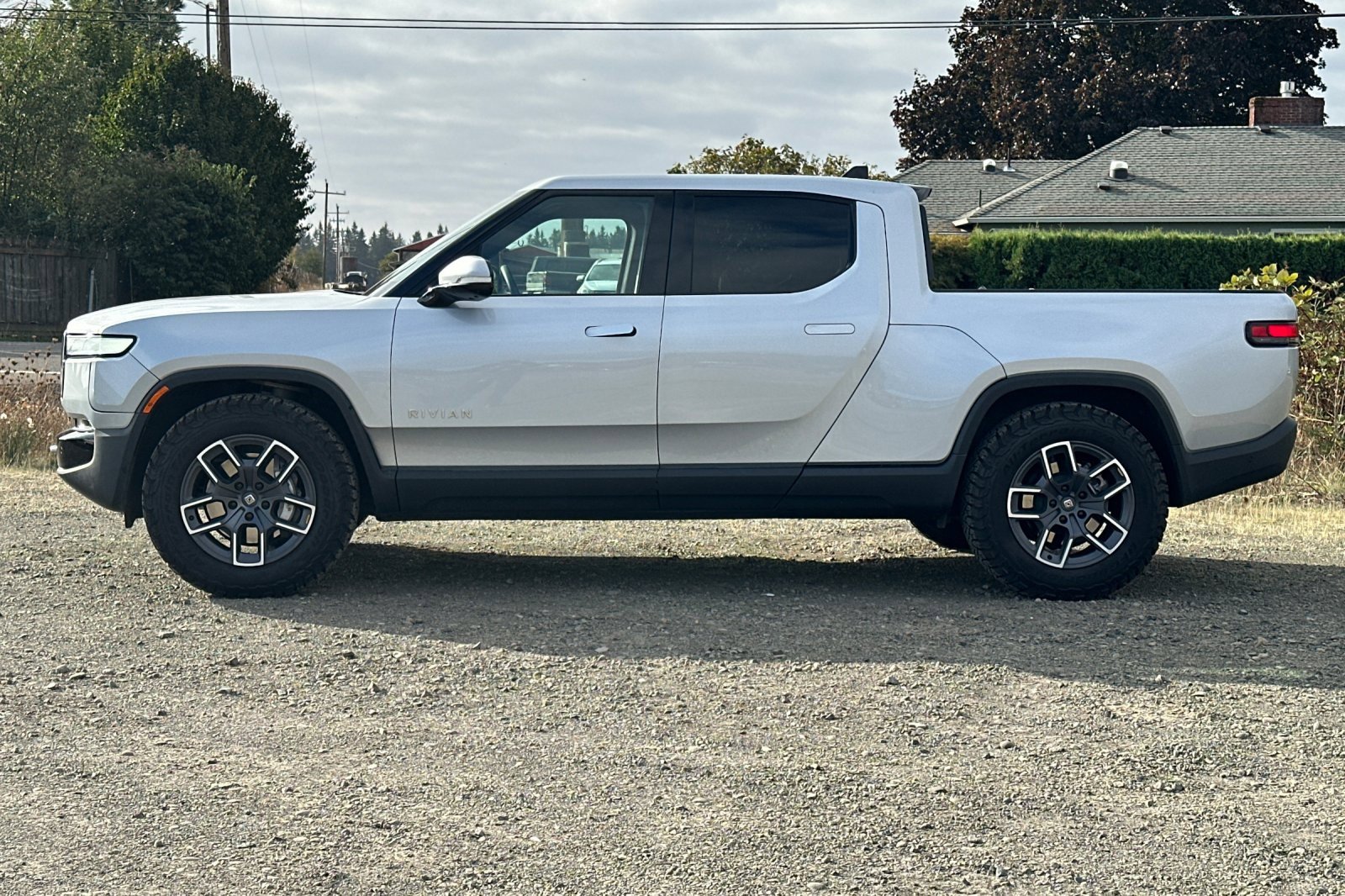 Used 2024 Rivian R1T Adventure image 7