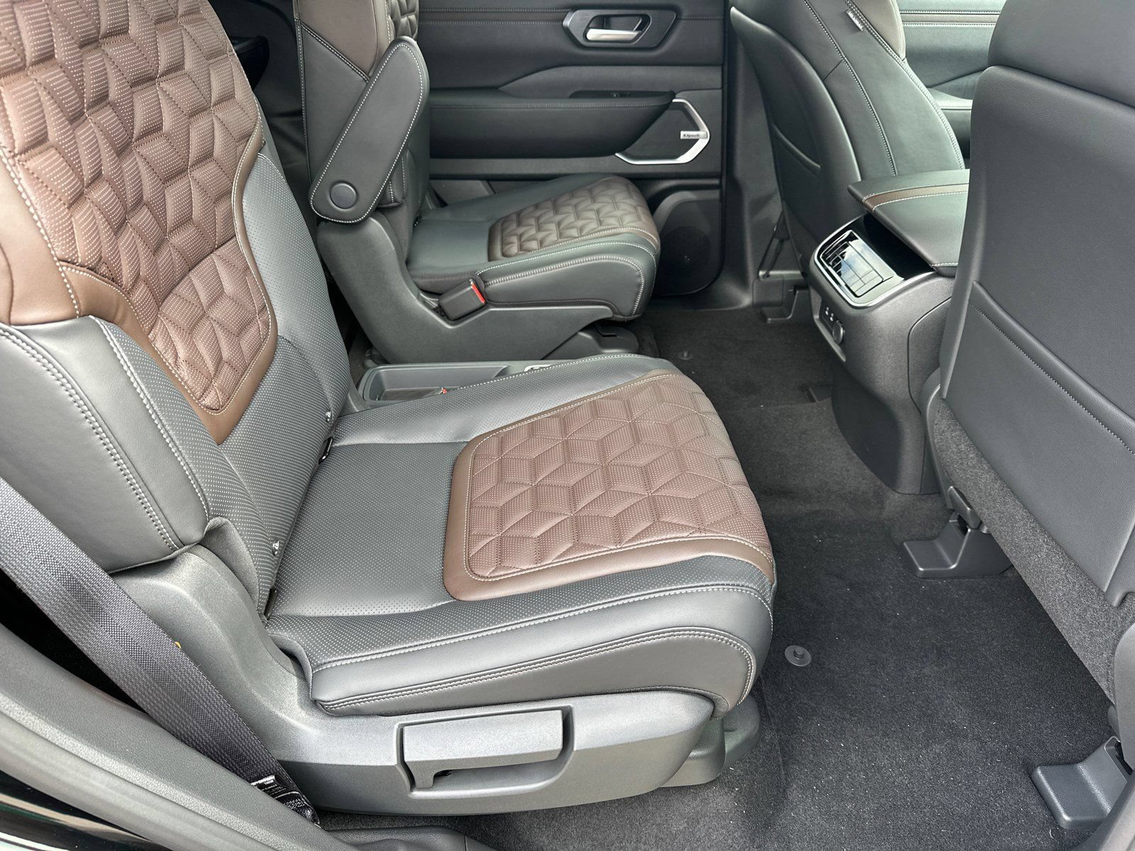 New 2026 Nissan Armada Platinum Reserve AWD/4WD image 16