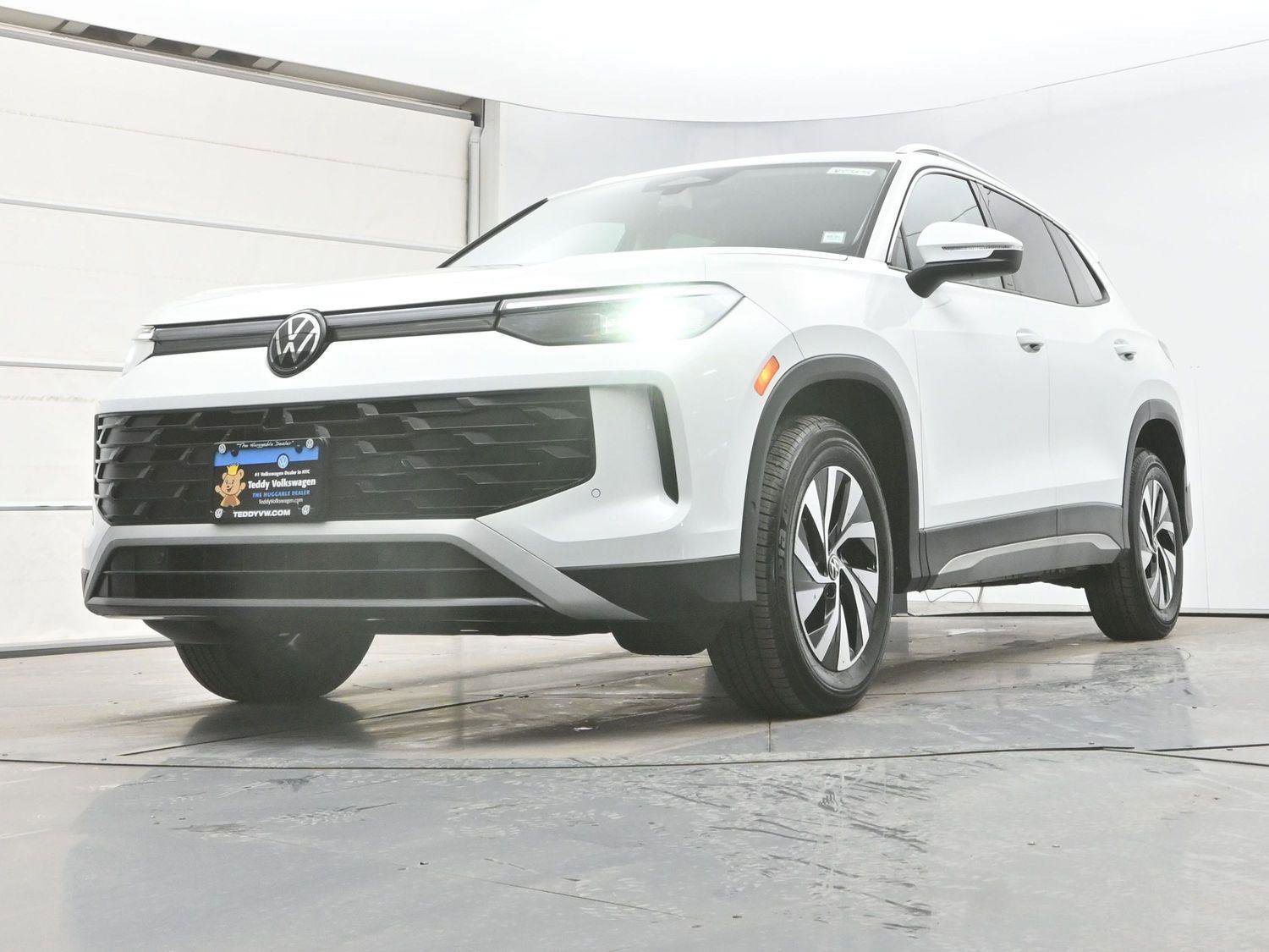 Certified 2025 Volkswagen Tiguan S image 30