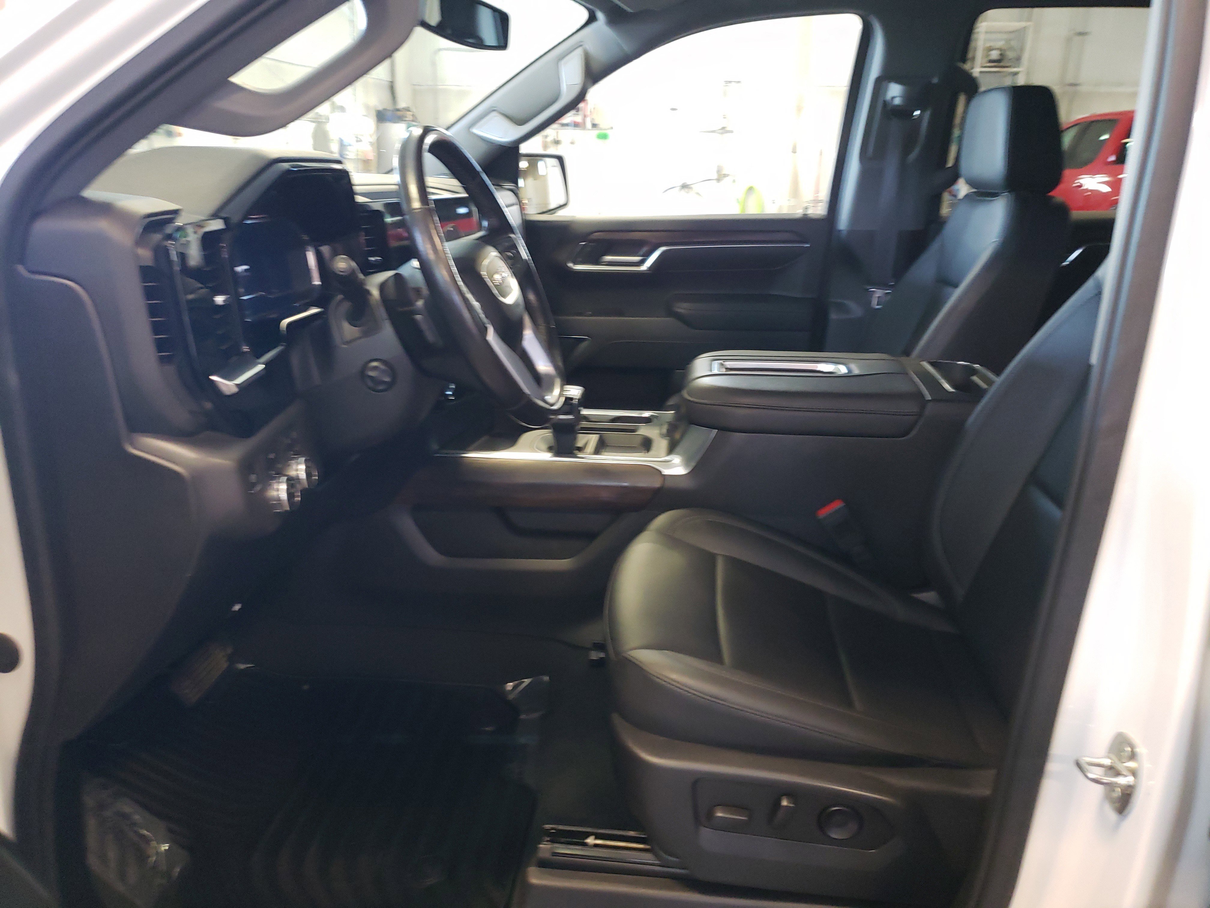 Certified 2022 GMC Sierra 1500 SLT w/ SLT Convenience Package image 15
