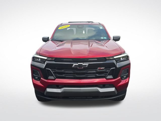 Used 2025 Chevrolet Colorado Z71 w/ Midnight Edition AWD/4WD image 2