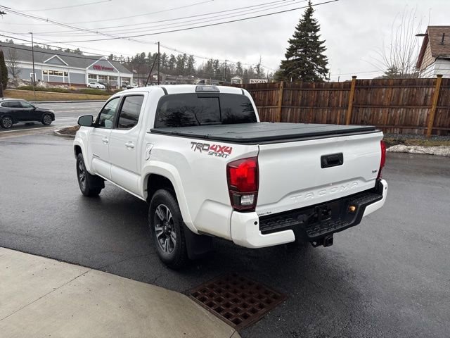 Used 2018 Toyota Tacoma TRD Sport w/ Technology Package image 6