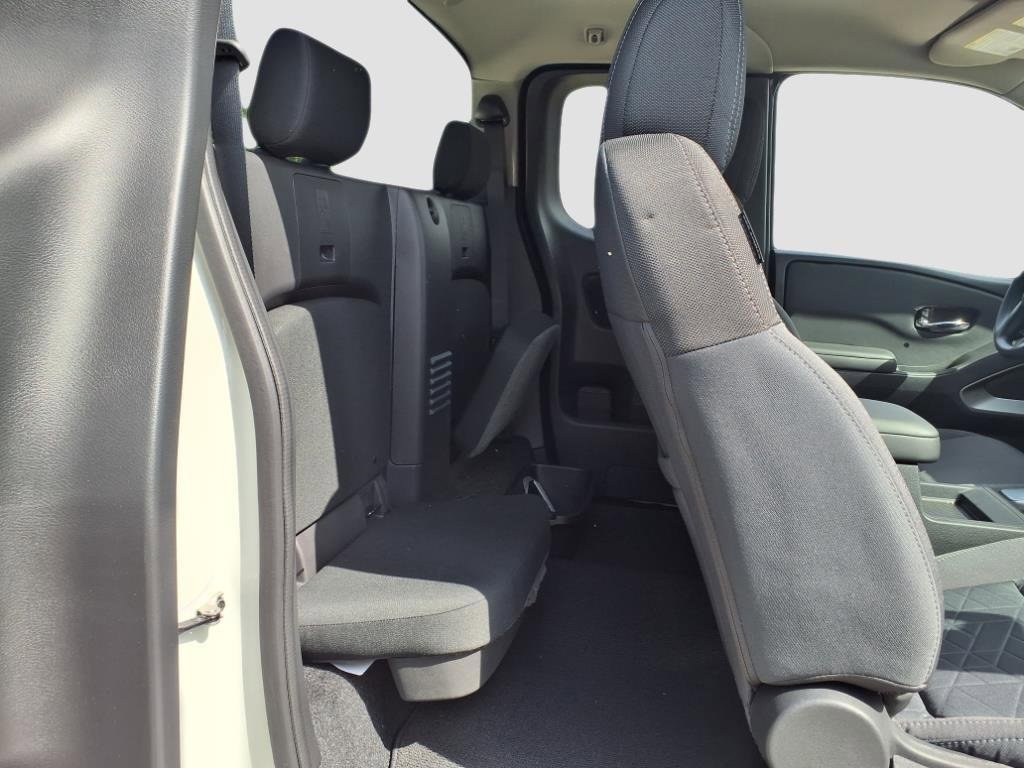 Used 2025 Nissan Frontier SV image 9