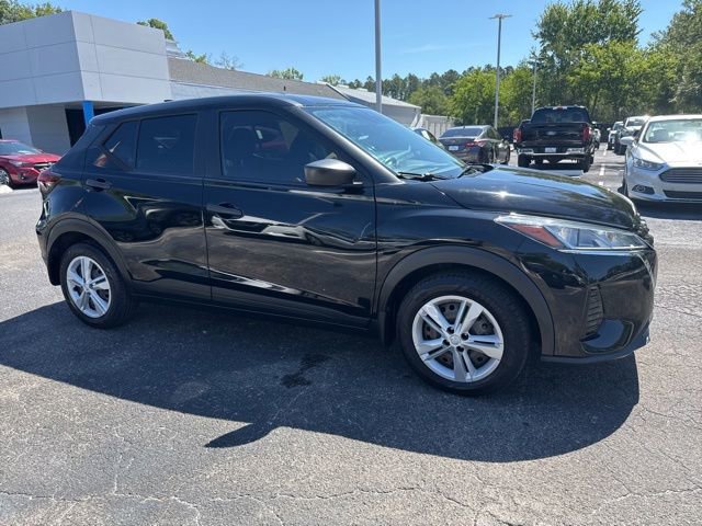 Used 2021 Nissan Kicks S FWD image 2