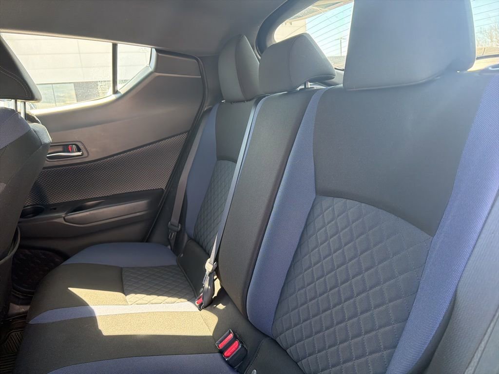 Used 2020 Toyota C-HR XLE image 9