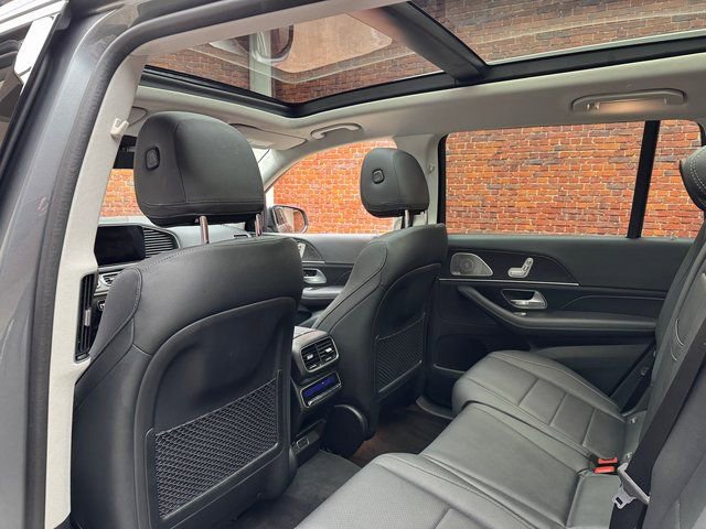 Used 2026 Mercedes-Benz GLS 450 4MATIC image 25