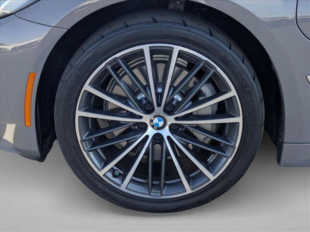 Used 2021 BMW 530e w/ Premium Package RWD image 25