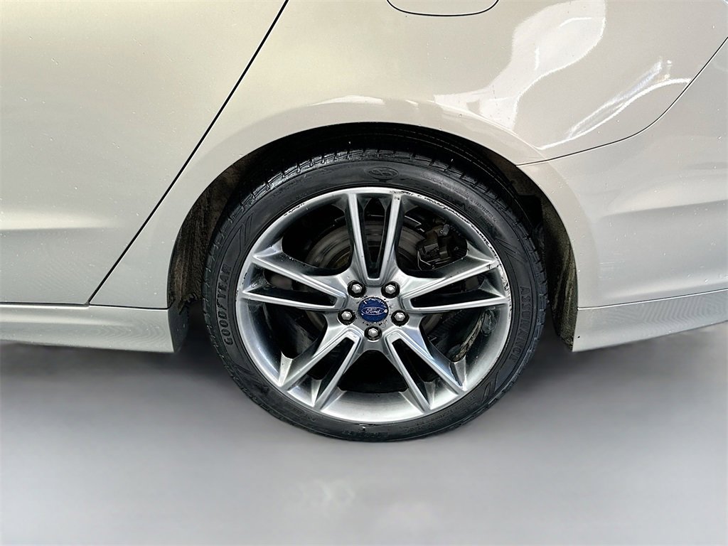 Used 2015 Ford Fusion Titanium image 32