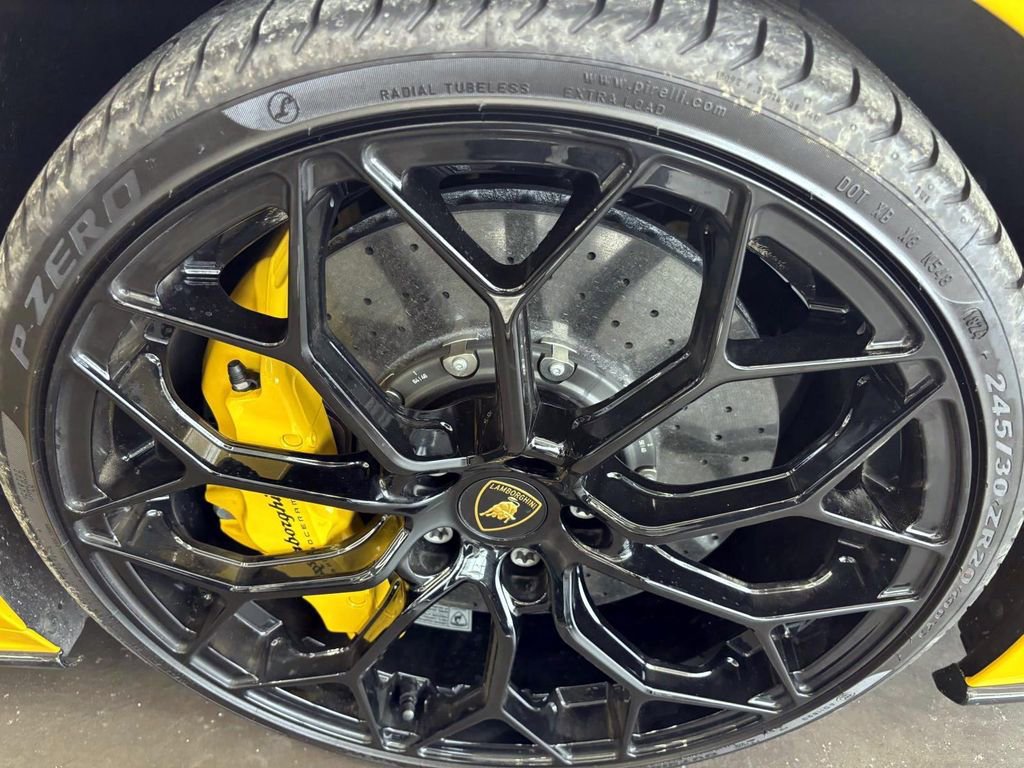 Used 2024 Lamborghini Huracan EVO image 50