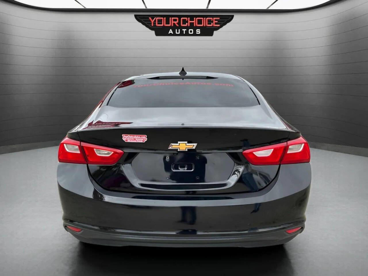 Used 2017 Chevrolet Malibu LT w/ LPO, Convenience Package 2 image 4