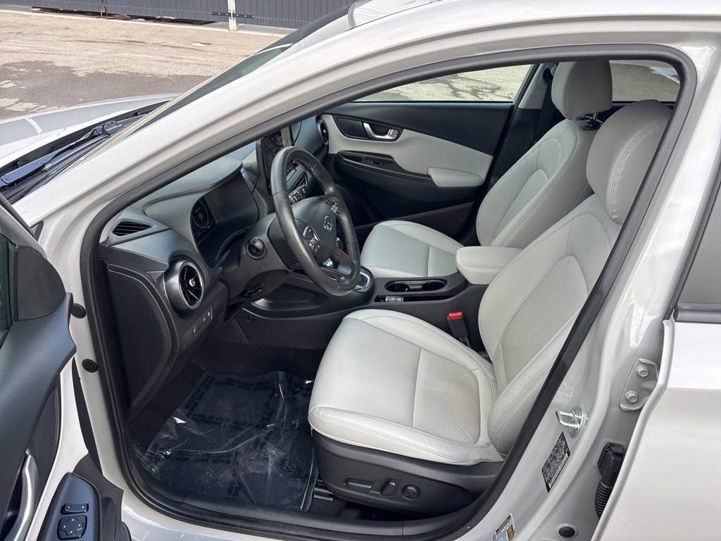 Used 2023 Hyundai Kona Limited image 9
