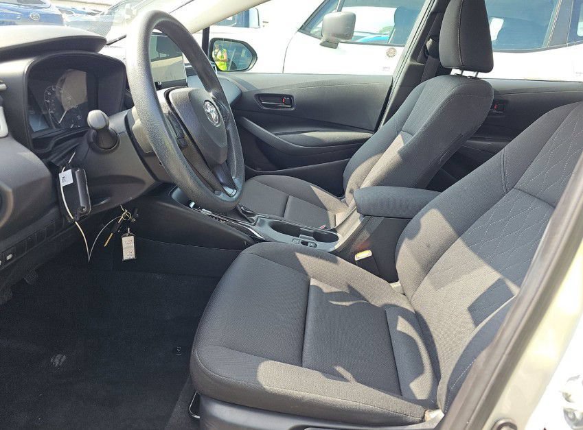 Used 2025 Toyota Corolla LE FWD image 2