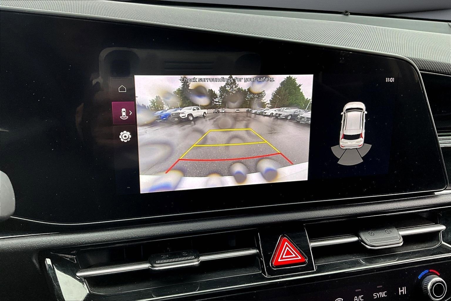 Used 2023 Kia Niro EX image 13