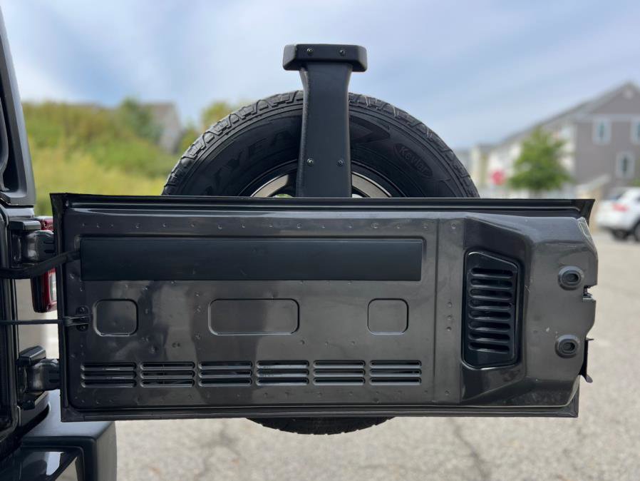 Used 2018 Jeep Wrangler Unlimited Sahara image 35