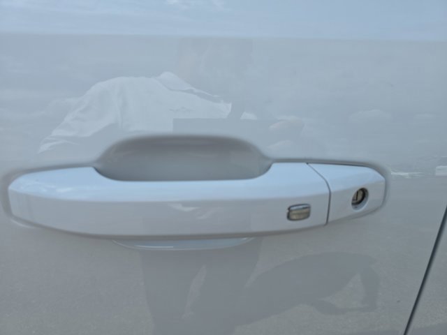 Used 2024 Chevrolet Colorado ZR2 w/ ZR2 Convenience Package III image 12