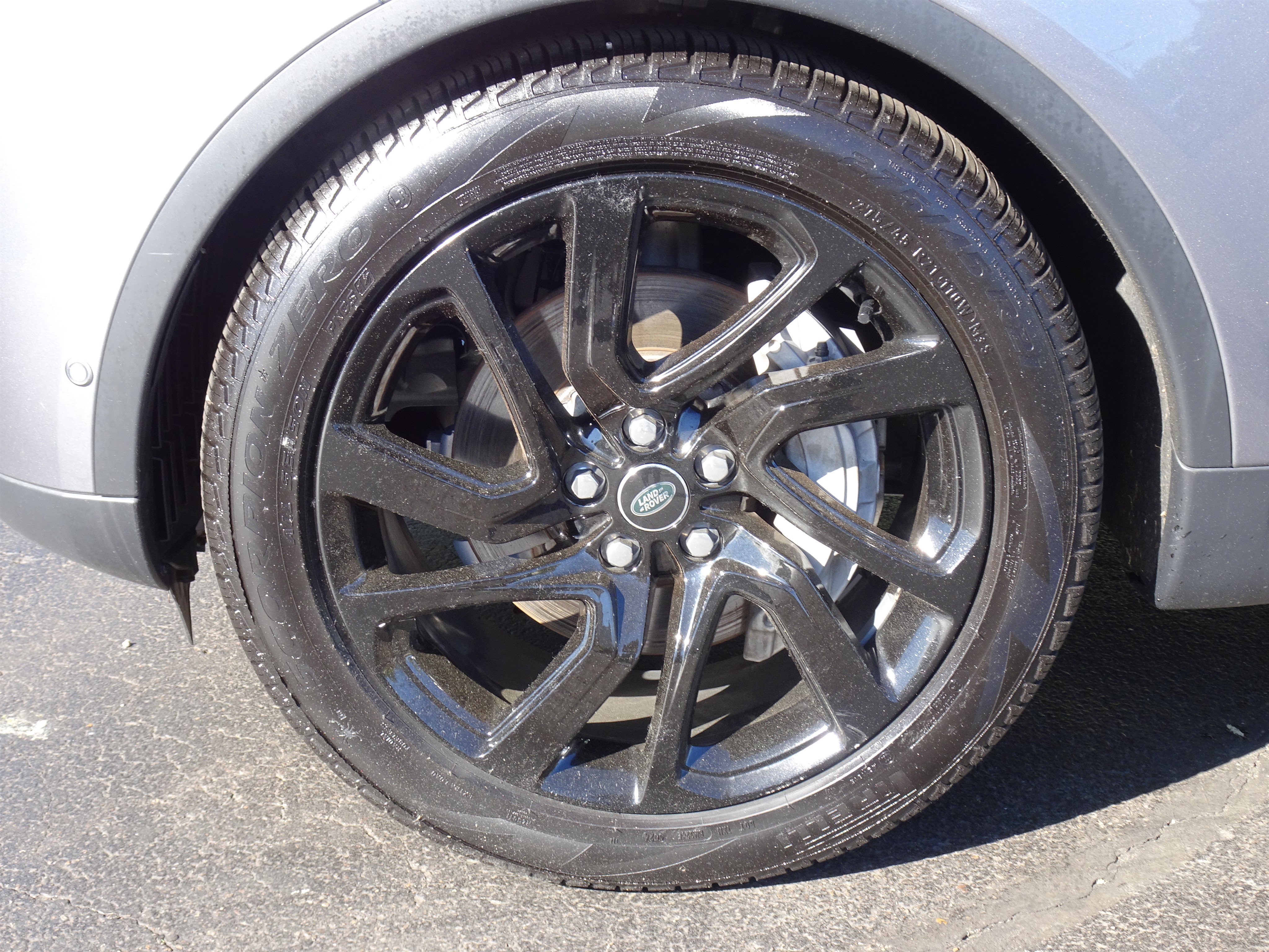 Certified 2025 Land Rover Discovery S AWD/4WD image 39