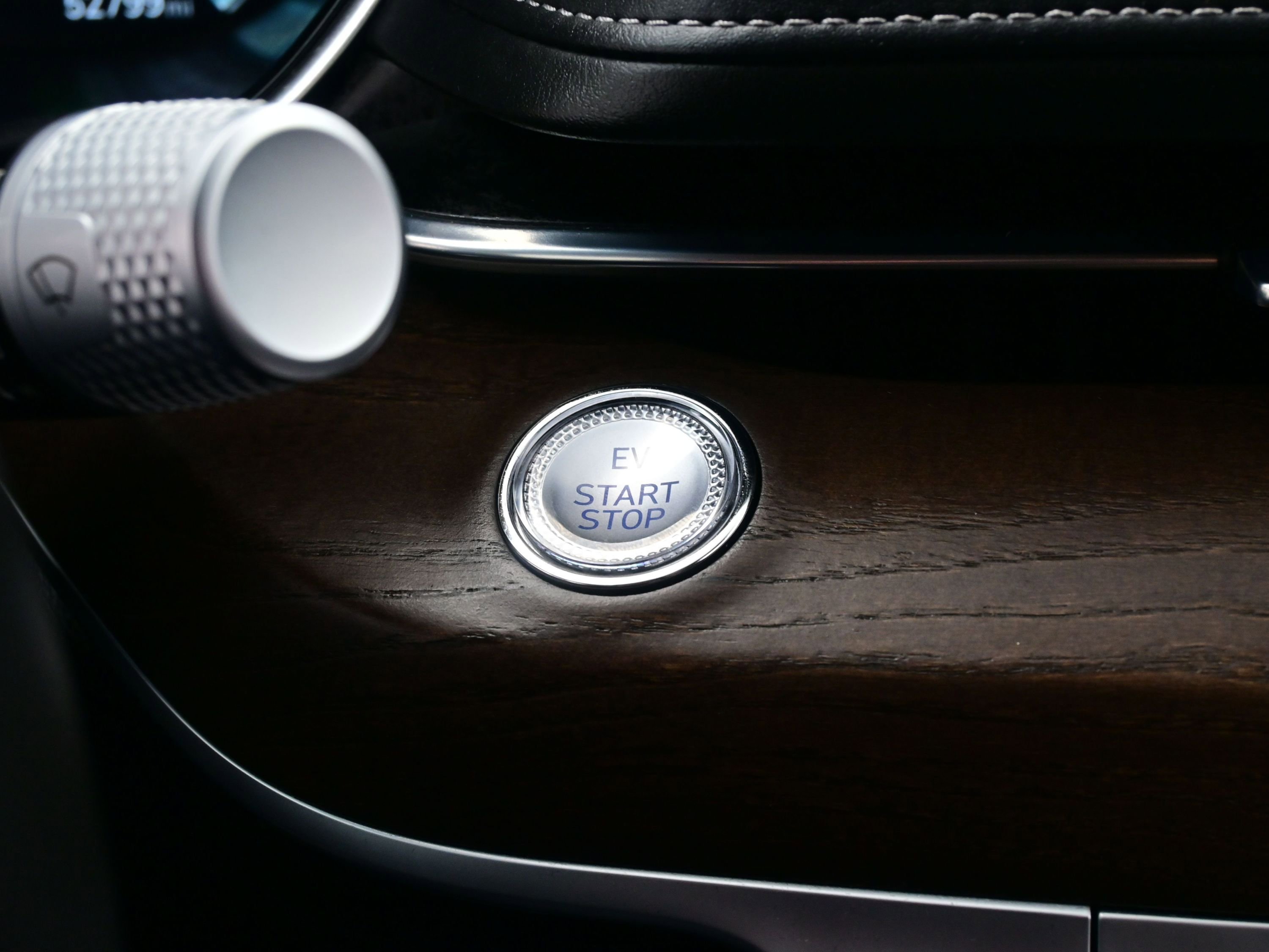 Certified 2023 Genesis G80 image 21