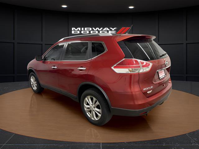 Used 2016 Nissan Rogue SV image 3
