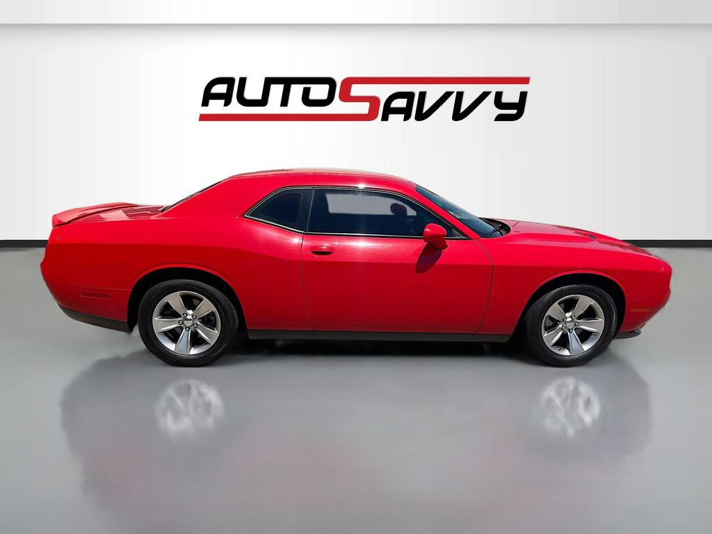 Used 2022 Dodge Challenger SXT RWD image 8