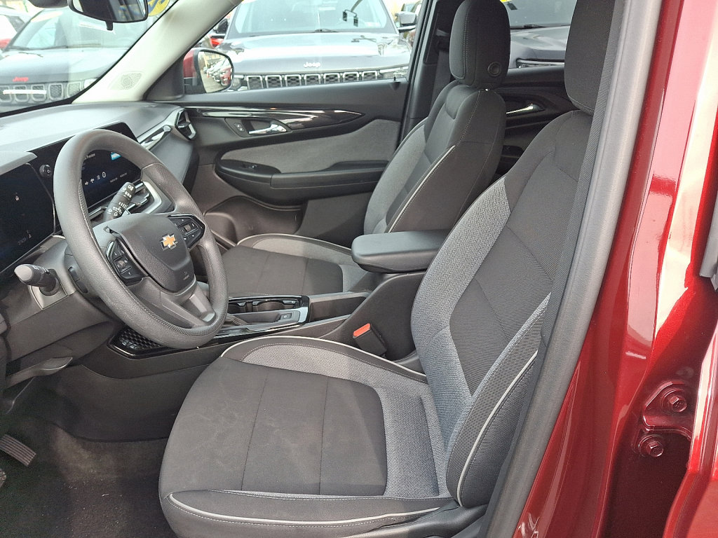 Used 2025 Chevrolet TrailBlazer LT image 23