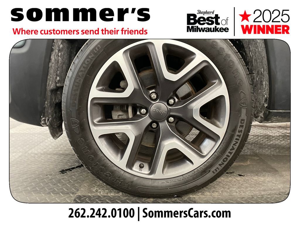 Used 2017 Jeep Renegade Latitude w/ Popular Equipment Group image 23