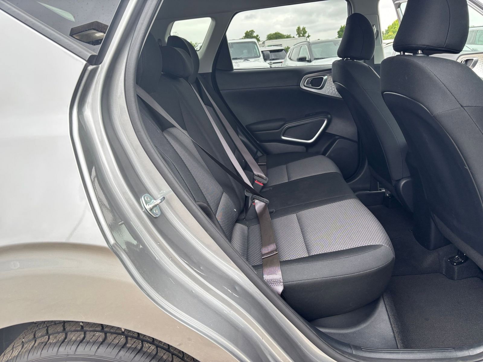 Used 2025 Kia Soul LX w/ LX Technology Package FWD image 39