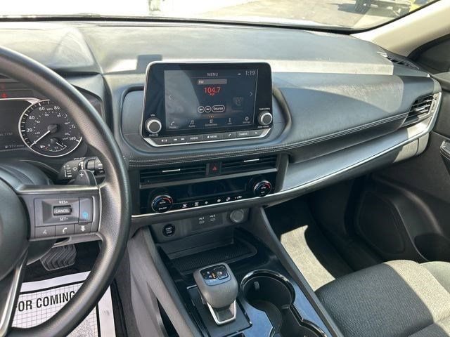 Used 2024 Nissan Rogue SV image 21