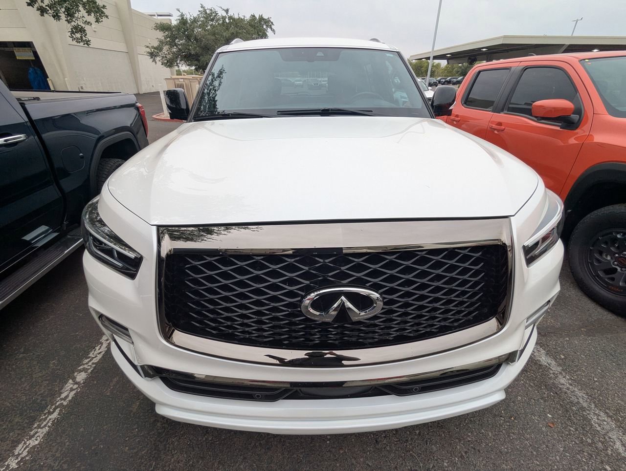 Certified 2024 INFINITI QX80 Sensory AWD/4WD image 3
