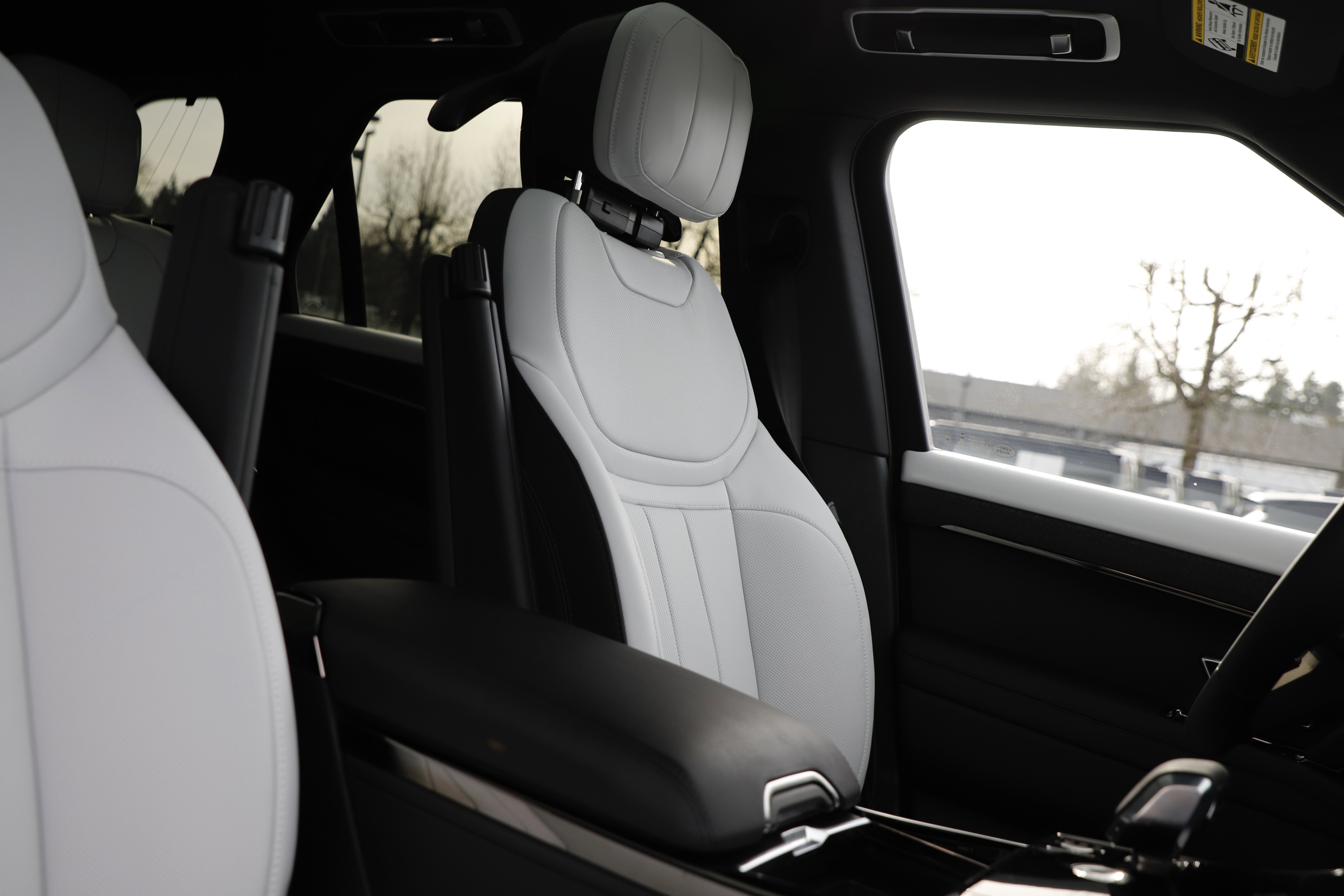 New 2026 Land Rover Range Rover Sport Dynamic SE AWD/4WD image 14