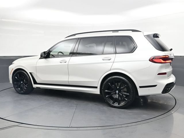 Used 2025 BMW X7 M60i AWD/4WD image 7