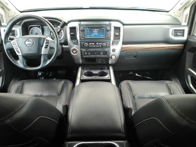 Used 2017 Nissan Titan SL RWD image 2