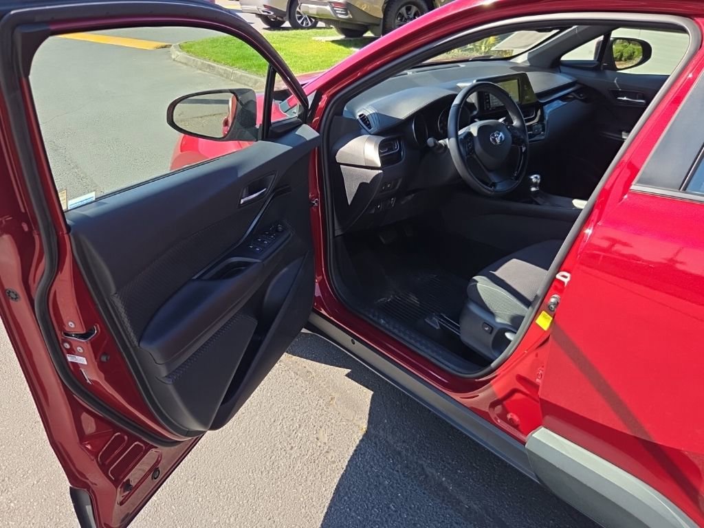 Used 2018 Toyota C-HR XLE image 10