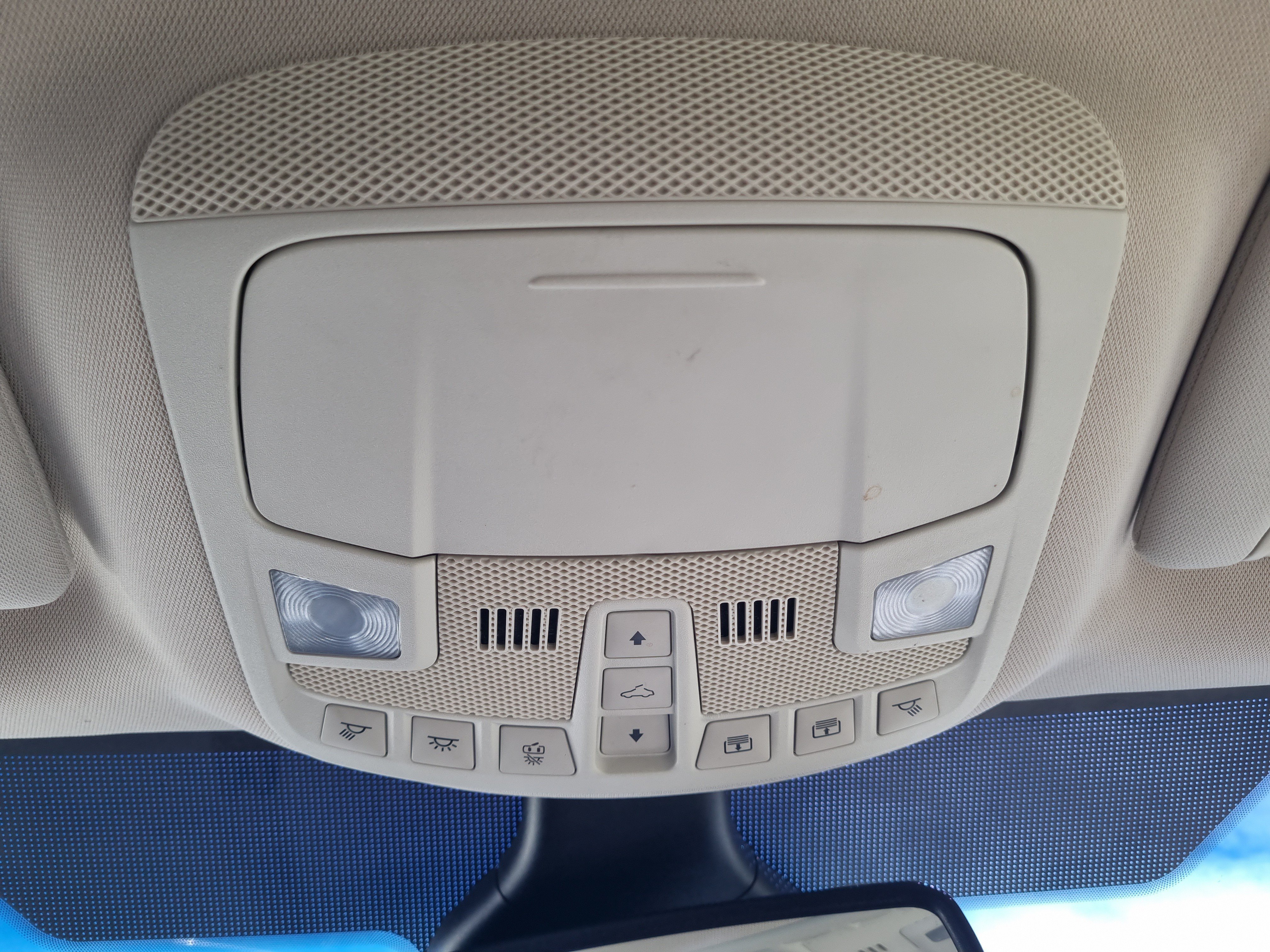 Used 2019 Ford Edge Titanium w/ Equipment Group 301A AWD/4WD image 33