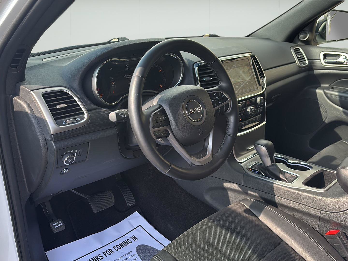 Used 2022 Jeep Grand Cherokee Laredo X AWD/4WD image 7