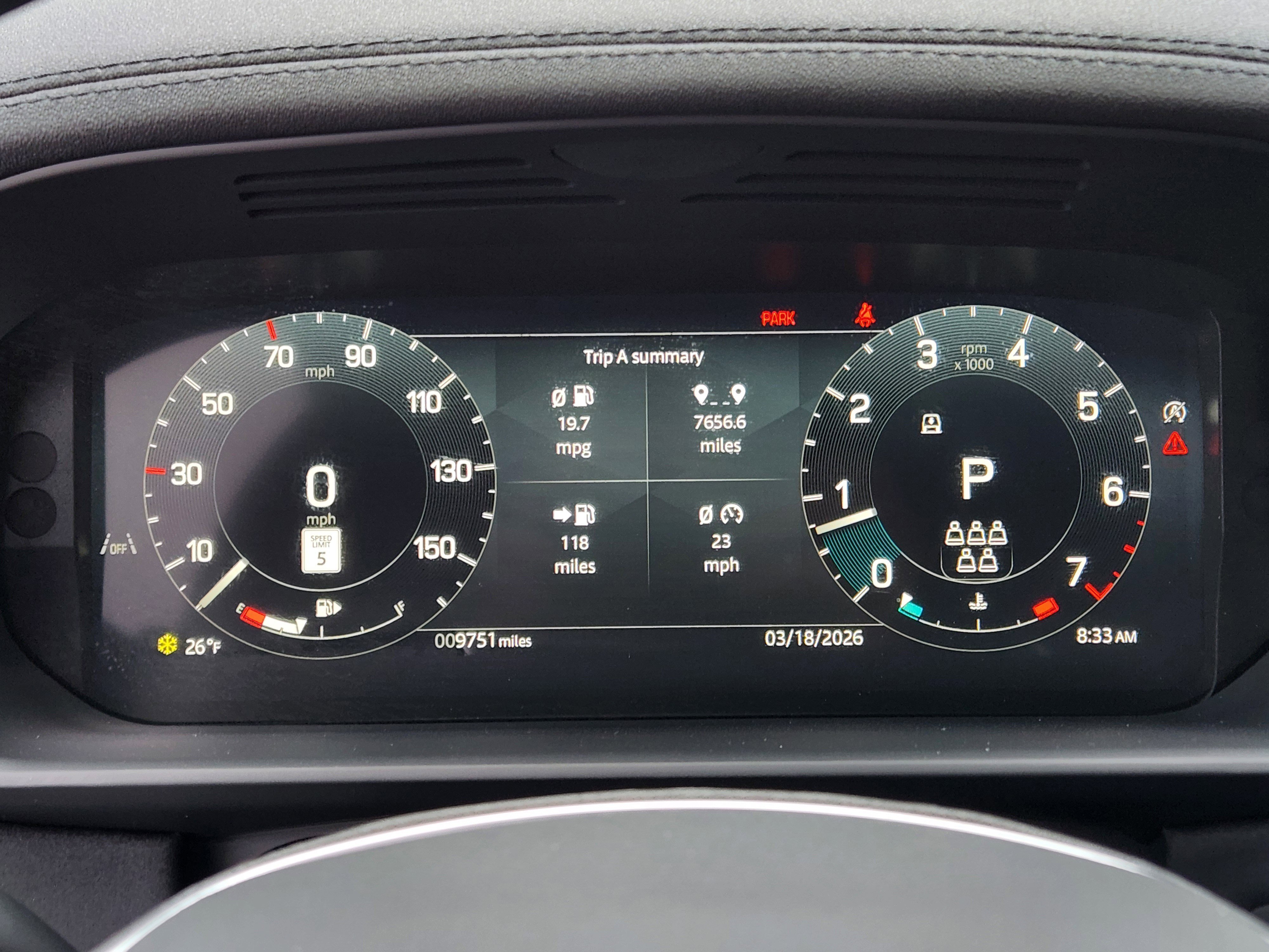 Used 2025 Land Rover Discovery S image 19