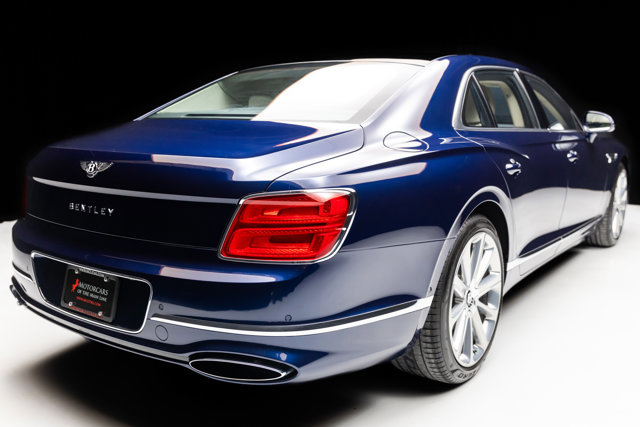 Used 2021 Bentley Flying Spur W12 image 24