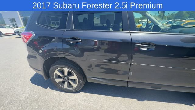 Used 2017 Subaru Forester 2.5i Premium w/ All-Weather Package AWD/4WD image 10