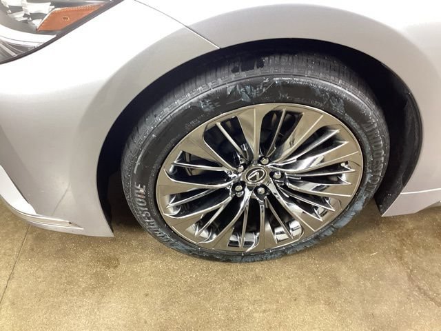 Used 2021 Lexus LS 500 AWD w/ Interior Upgrade Package image 25
