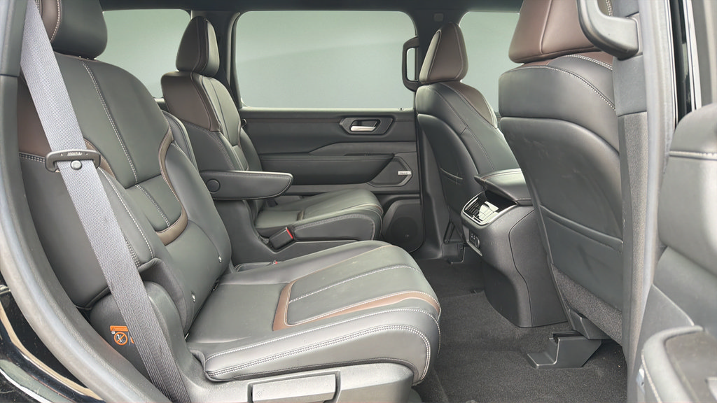 Certified 2025 Nissan Armada SL w/ Captain's Chari Seat Package AWD/4WD image 24