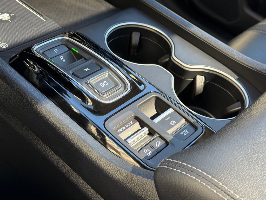 Certified 2025 Honda Pilot Touring image 33