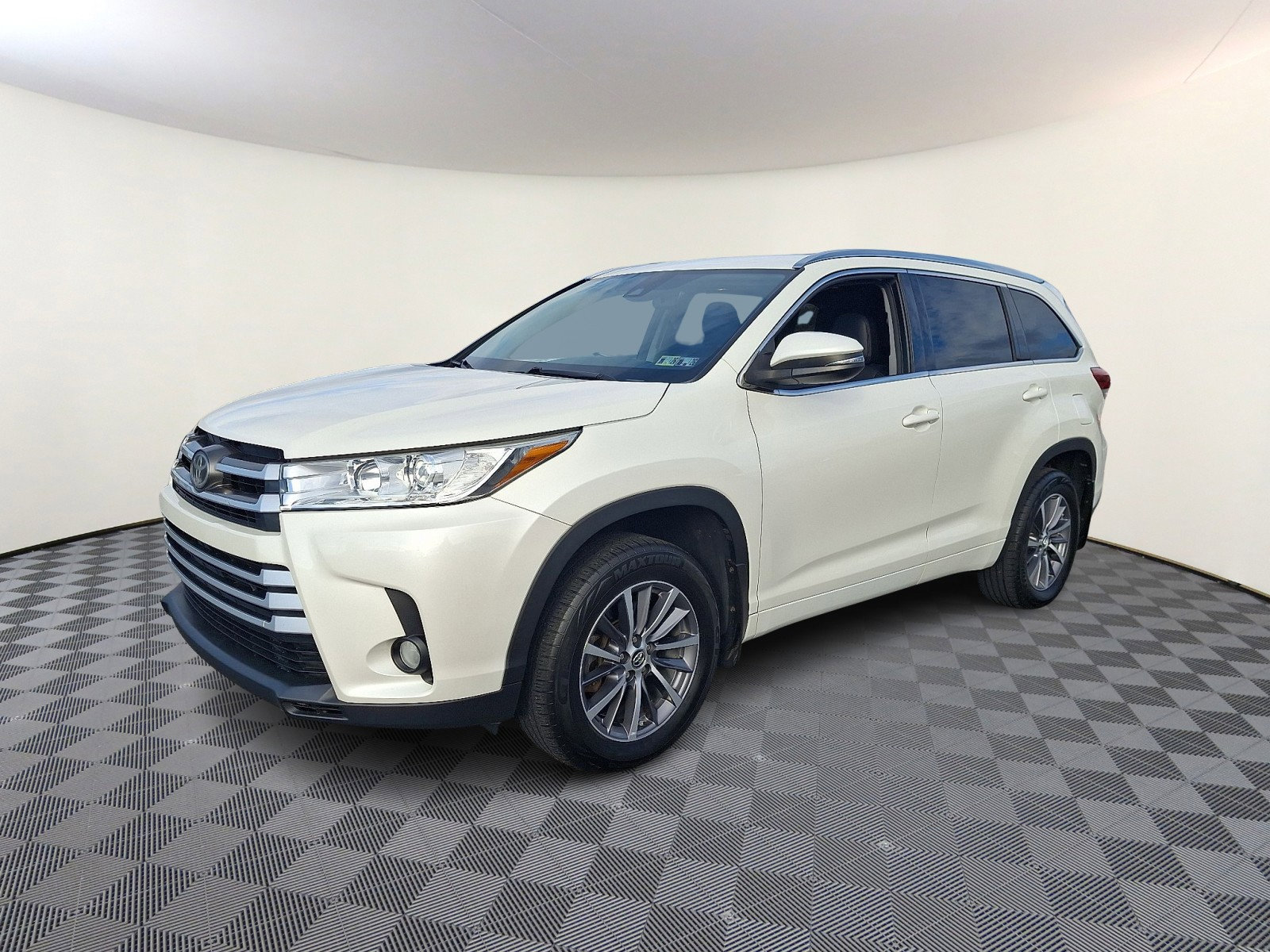 Used 2017 Toyota Highlander XLE