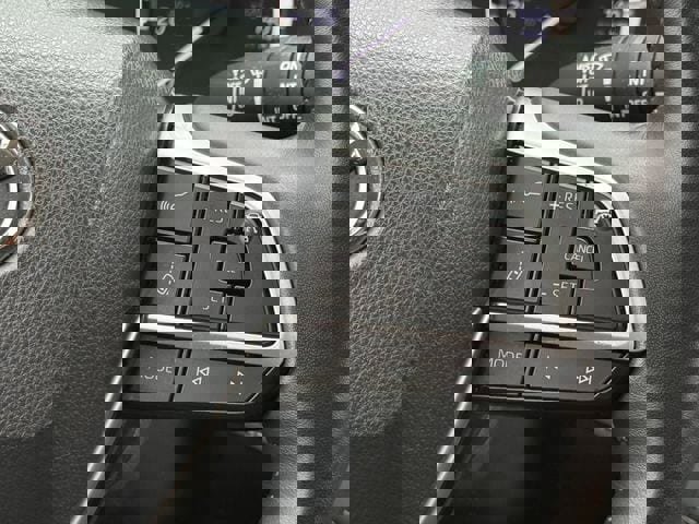 Used 2024 Toyota Highlander LE AWD/4WD image 15