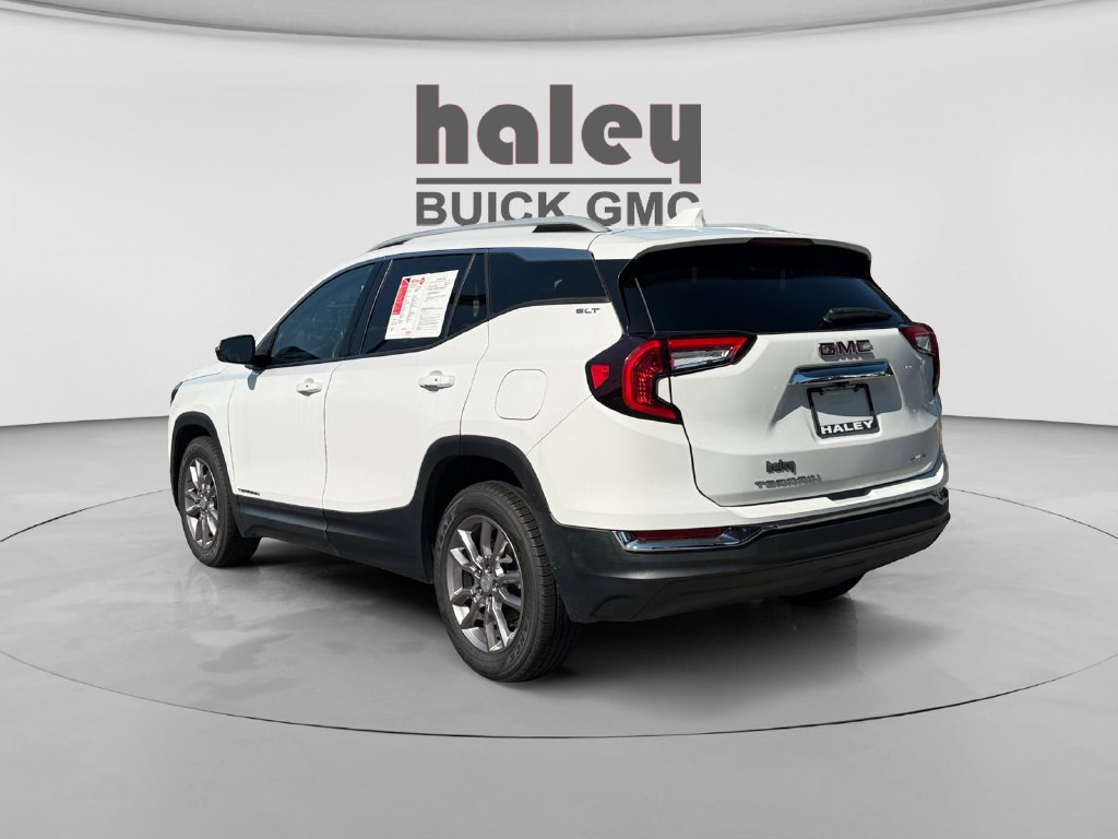 Used 2023 GMC Terrain SLT AWD/4WD image 3